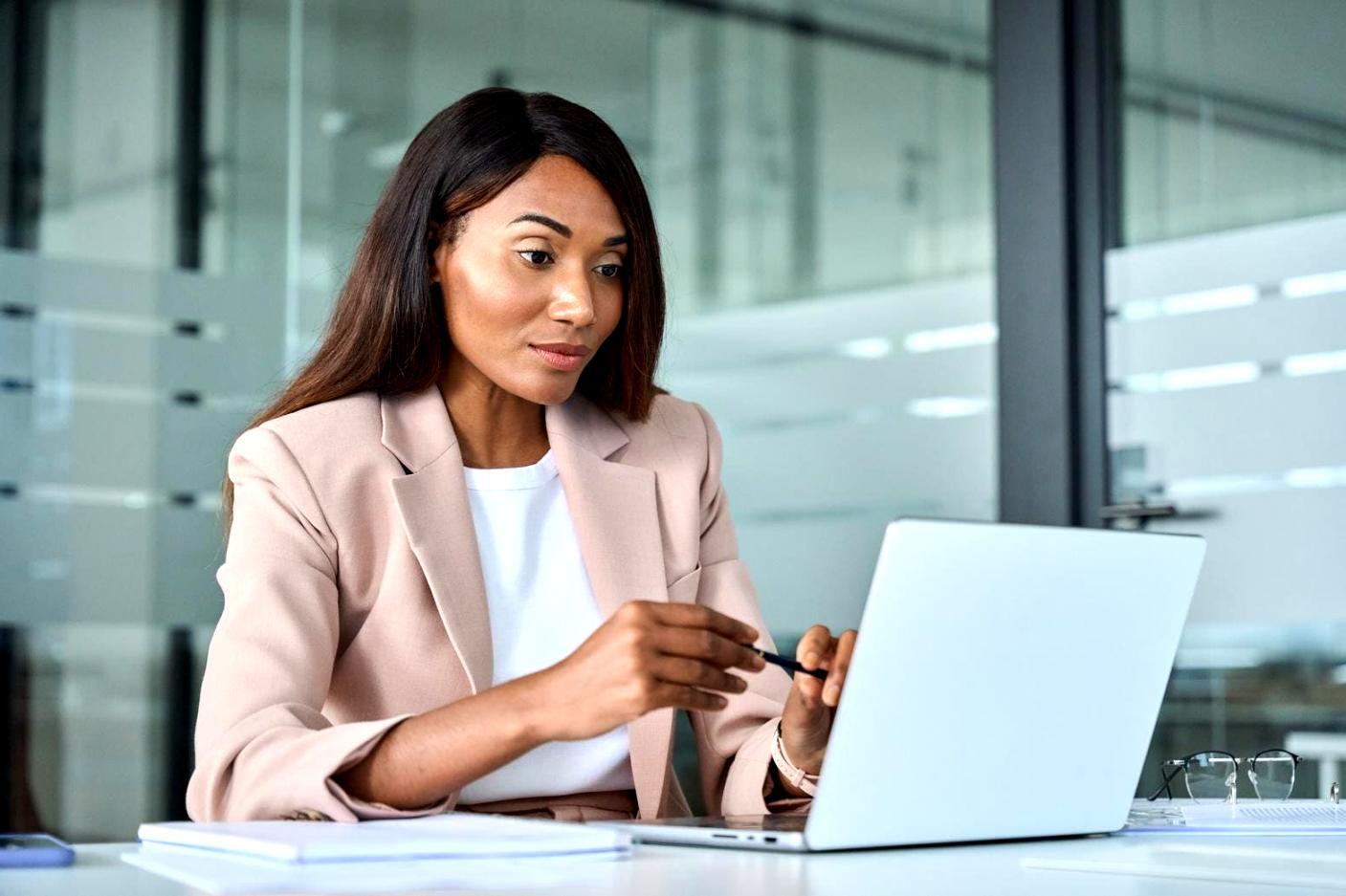 Процесс разработки фирменного стиля